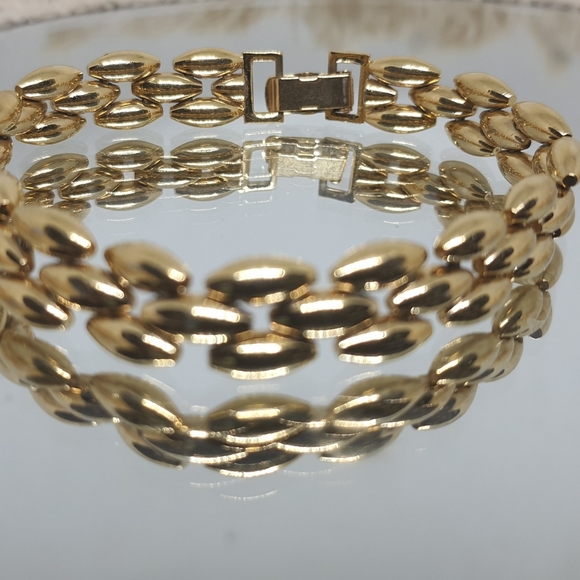 Gold Bracelet - Picture 3 of 3